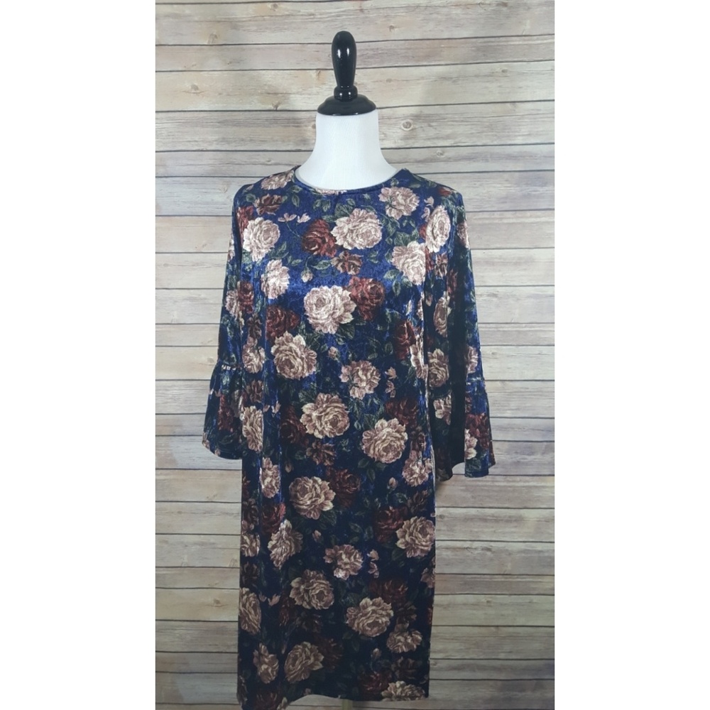 NWT ALISON ANDREWS  L FLORAL SMOCKED VELVET bell